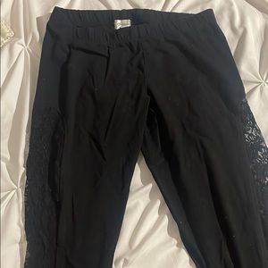 Leggings with lace